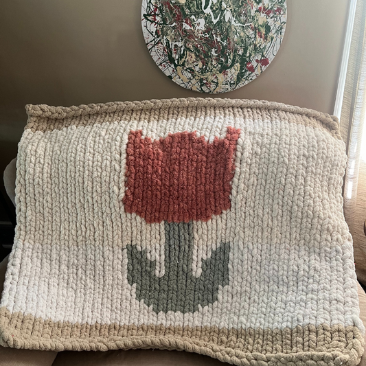 Hand Knit Tulip Blanket (40x40): Bloom in Comfort and Style