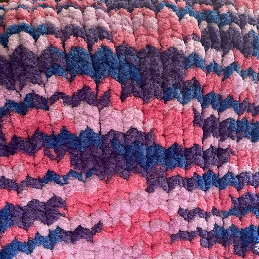 Hand Knit Bubble Gum Blanket (52x40): A Playful Pop of Color and Comfort