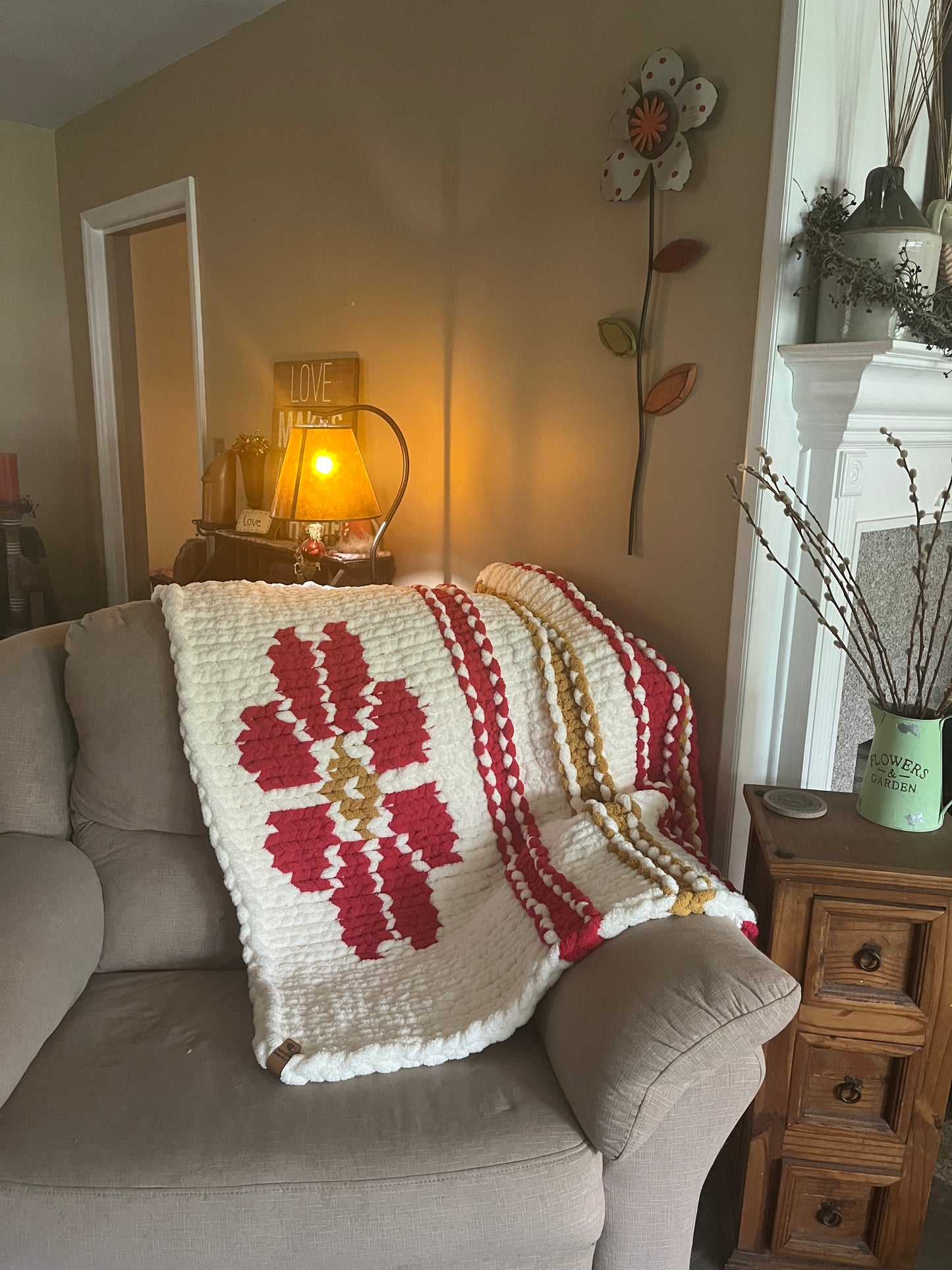 Hand Knit Sunburst Blanket (40x40): Embrace Warmth and Radiance